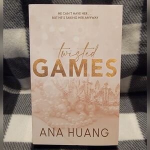 TWISTED GAMES BOOK 2 - BY ANA HUANG